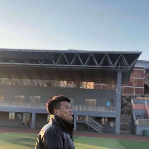 18岁美女落体坐爱
