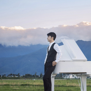 18岁美女落体坐爱
